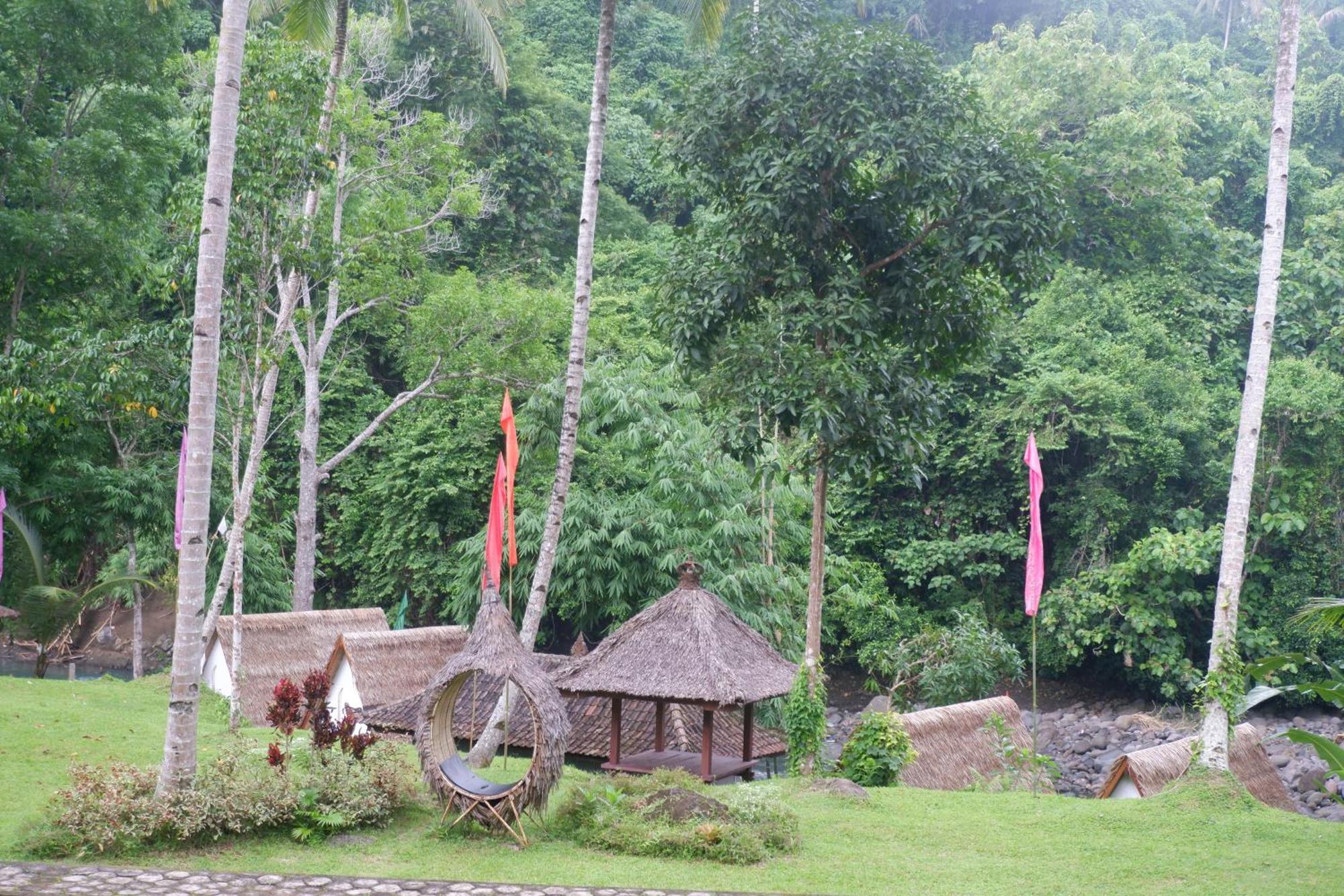 Aum Resort Pulukan Bagian luar foto