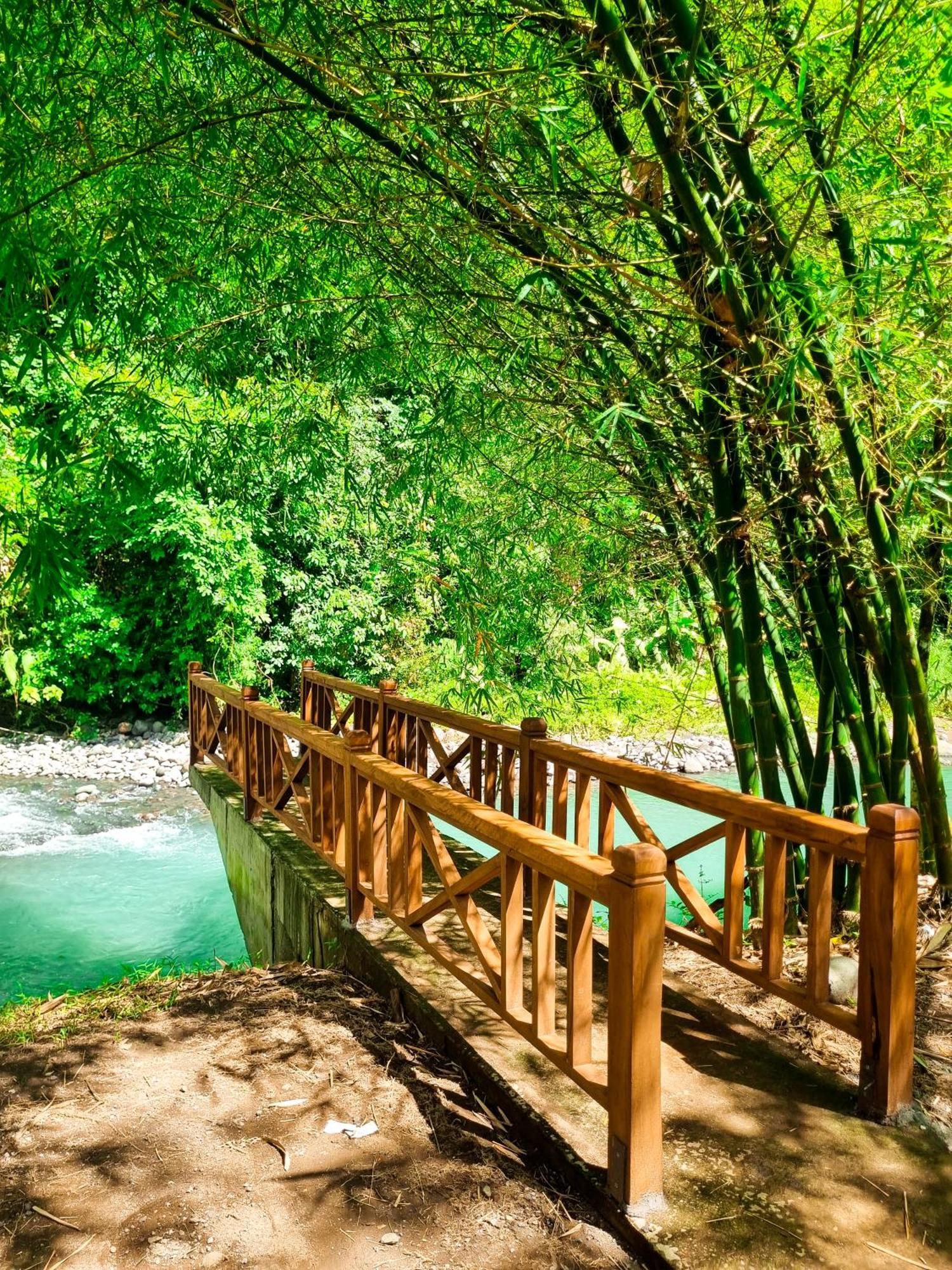 Aum Resort Pulukan Bagian luar foto